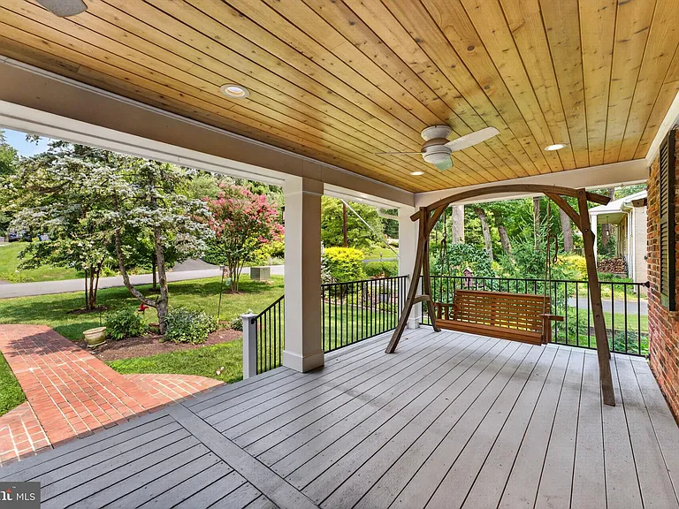 6443 Walters Woods Dr — Photo 5