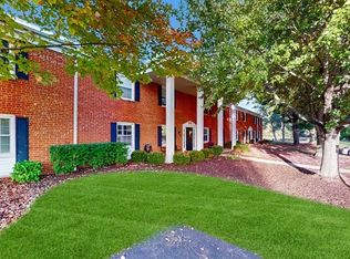 352 County Road B UNIT 3, Fontana, WI 53125