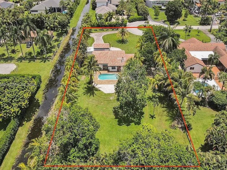 11460 SW 1st Ct — Photo 2