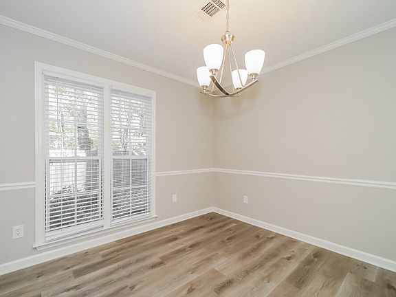 5th image of 2712 Horseshoe Creek Dr
