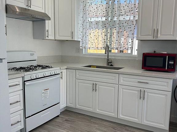 5th image of 3054 Stevens St #A