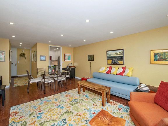 3rd image of 929 N Astor St Unit 2206
