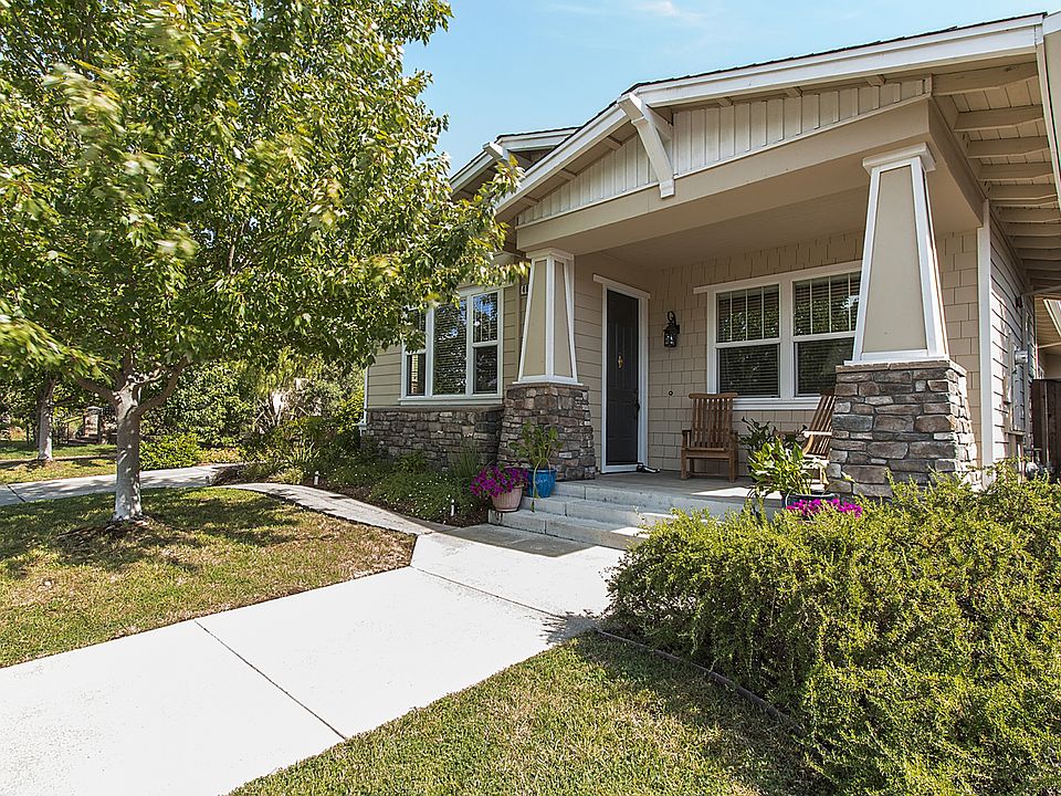 1st image of 343 Saunders Dr