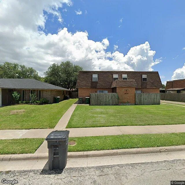 304 Palmwood Dr #D