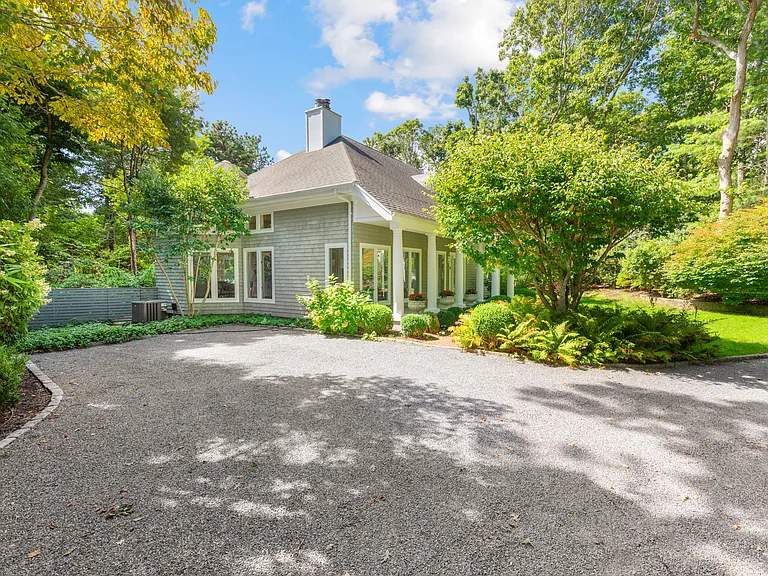 15 Farm Ln — Photo 3