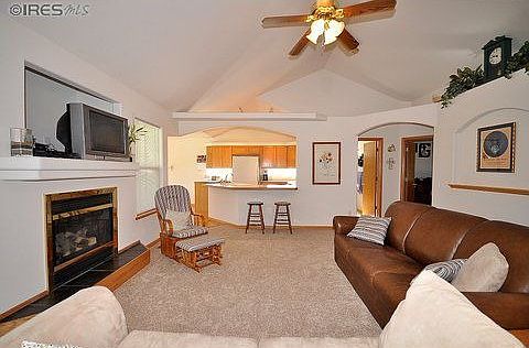 4th image of 301 Cobble Dr