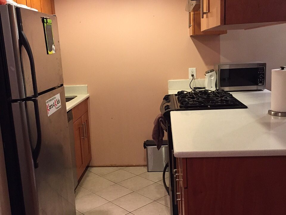 2nd image of 5311 Kennedy Blvd W APT 9