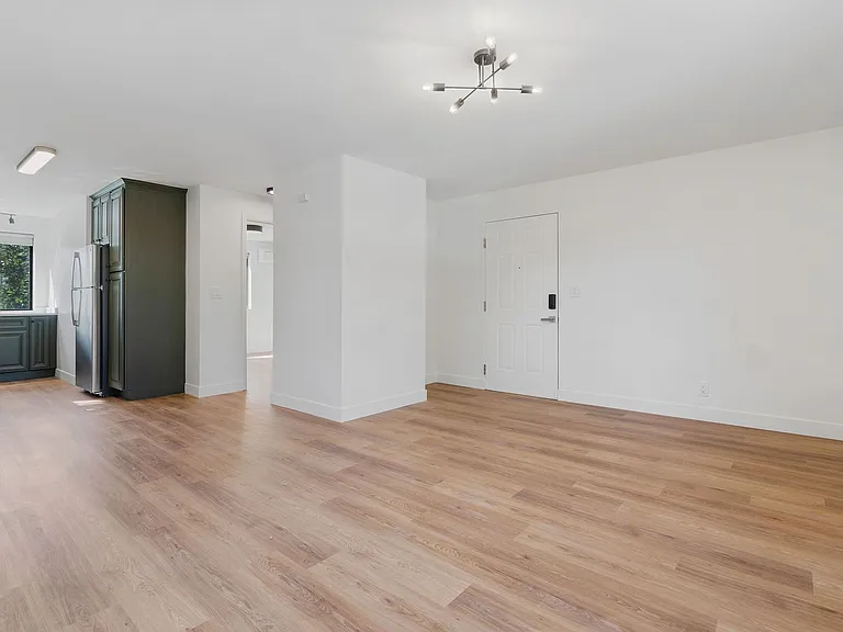 1016 E 900 S — Photo 52