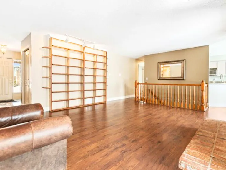 75 Sunnyside Dr — Photo 7