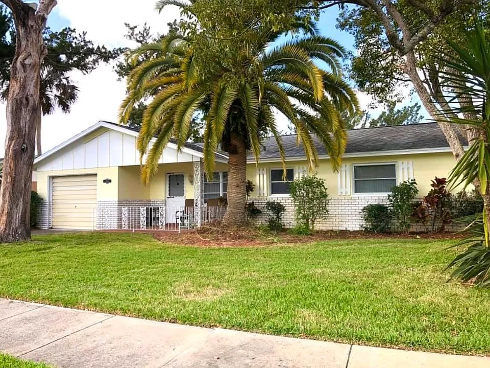 2916 Carriage Dr