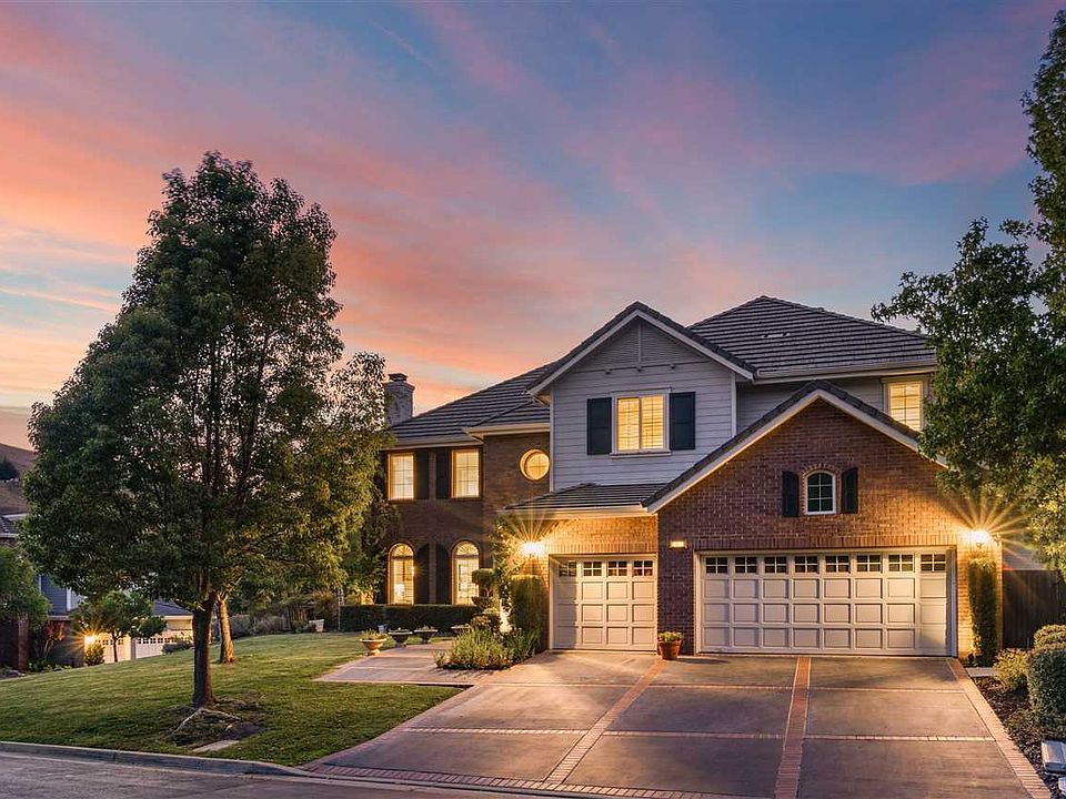 2nd image of 161 Lyndhurst Pl