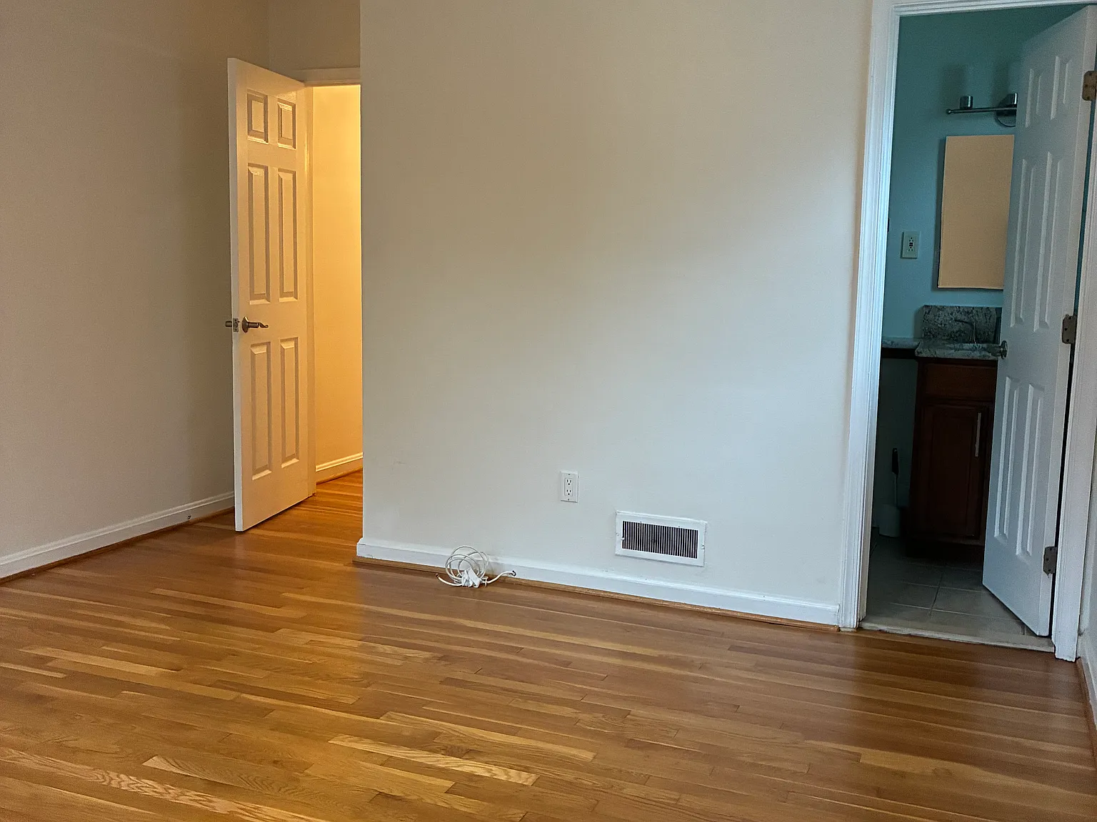 5 bed, 3800 sqft, $5,500 — Photo 3