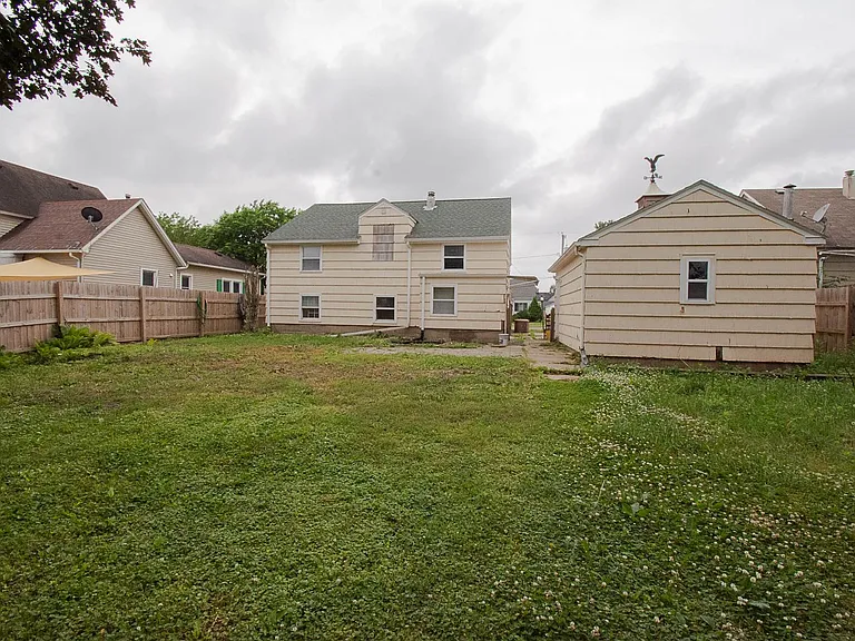 205 15th St SE — Photo 15
