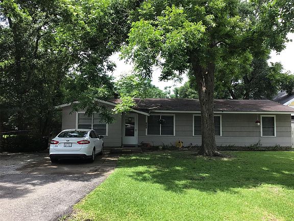 2nd image of 704 4th St