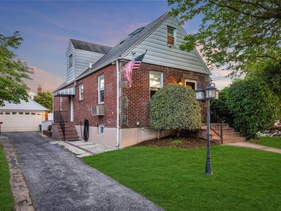 32 Jedwood Place, Valley Stream, NY, 11581