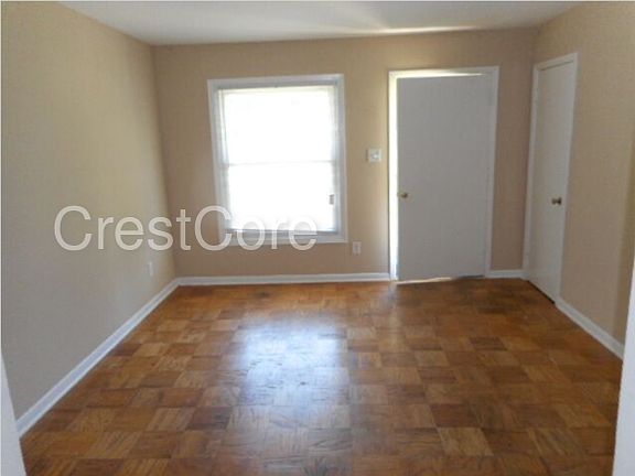 4th image of 4950 Frankie Ln