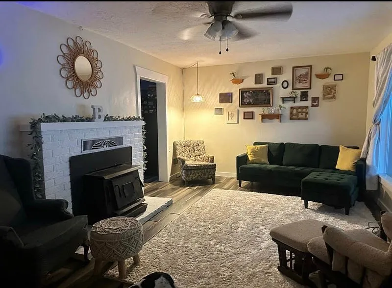 3 bed, 1390 sqft, $2,000 — Photo 3