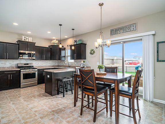 3rd image of 2265 Alta Vista Dr