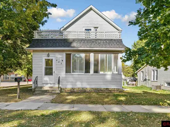 429 Walnut St, Saint Peter, MN 56082