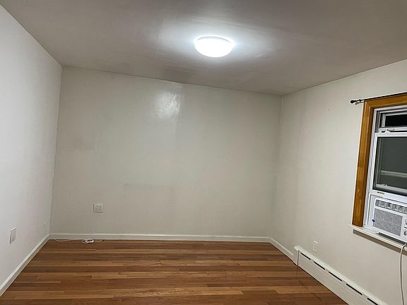 5th image of 13 Ambrose Pl #1A