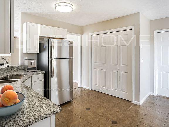 4th image of 2899 Bottlebrush Dr