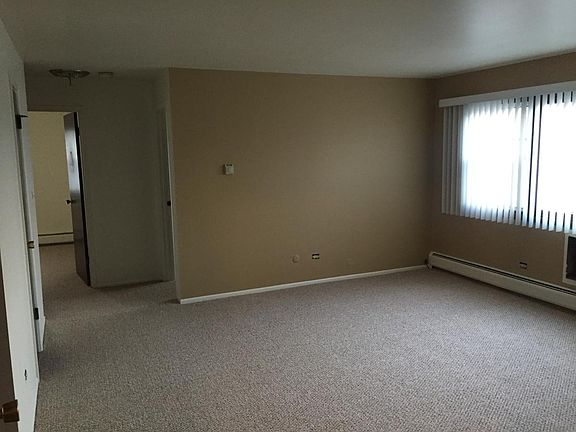 2nd image of 2111 Division St