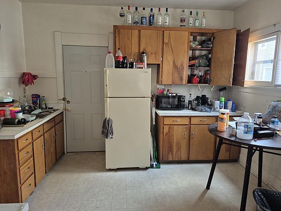 4th image of 110 S Bassett St