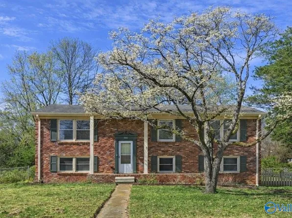 506 Town And Country Dr NW, Huntsville, AL 35806