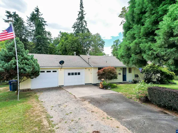 6776 Rochester St NE, Salem, OR 97305