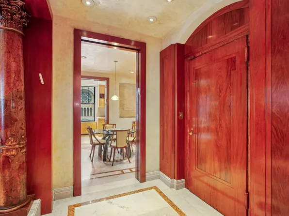 521 Park Avenue image 9 of 13