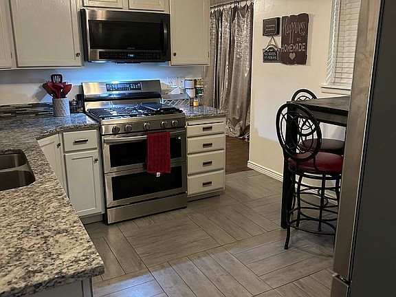 2nd image of 172 W La Salle Dr S Room 2