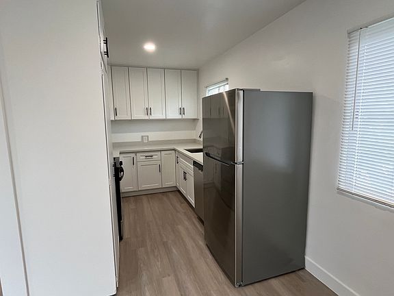 3rd image of 3633 Kelton Ave APT 4