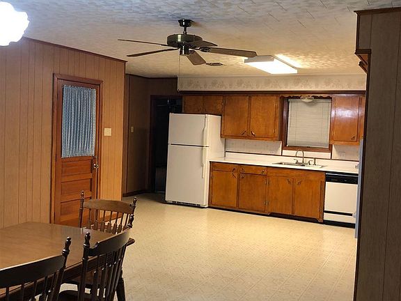 4th image of 203 Mary Ann Ave