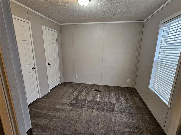 3rd image of 2316 Catalpa St #88