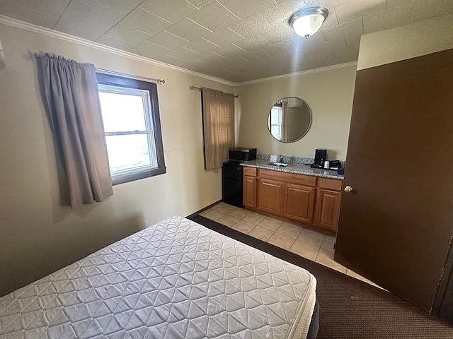 1 bed, 300 sqft, $895 — Photo 3