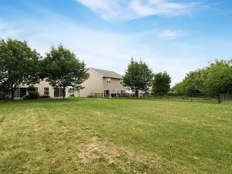 73 Primrose Ct — Photo 16