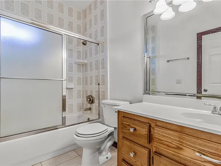 1108 N Boston College Dr — Photo 7