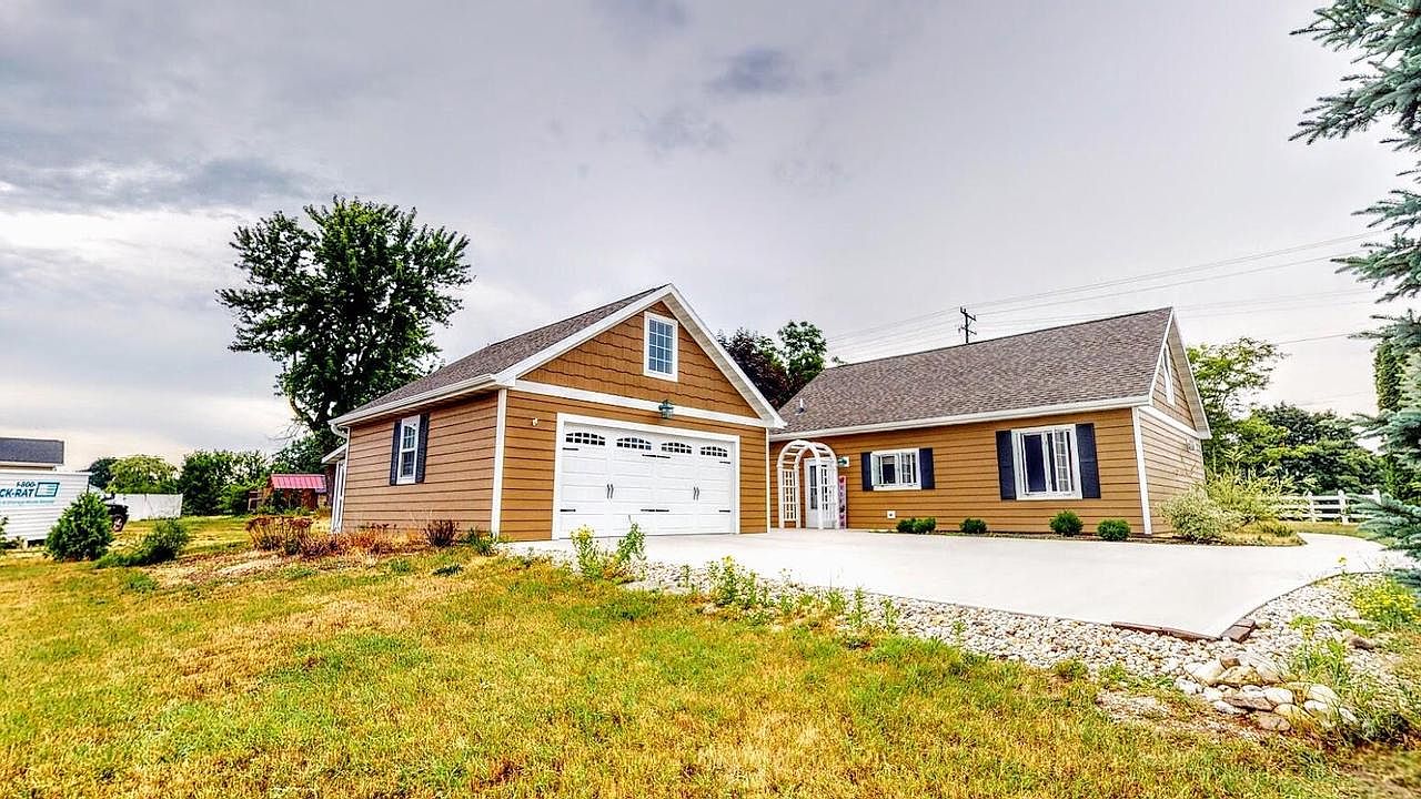 121 West Blackhawk DRIVE, Fort Atkinson, WI 53538 Zillow