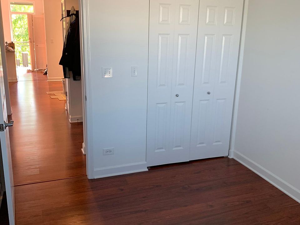 1st image of 3954 N Avondale Ave APT 3