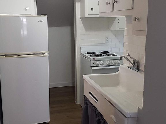 3rd image of 2604 S 32nd St APT 2