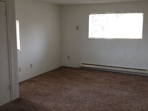 2nd image of 105 Lincoln St APT B