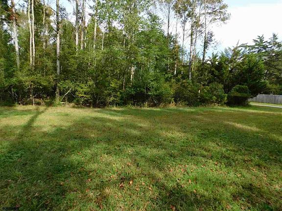 4th image of 101 Perry Ln