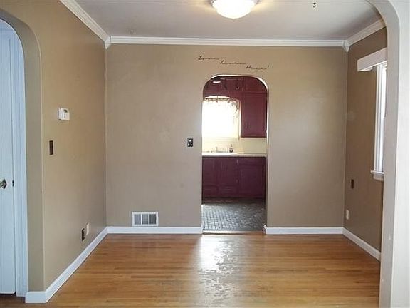4th image of 8210 E Grace Ave