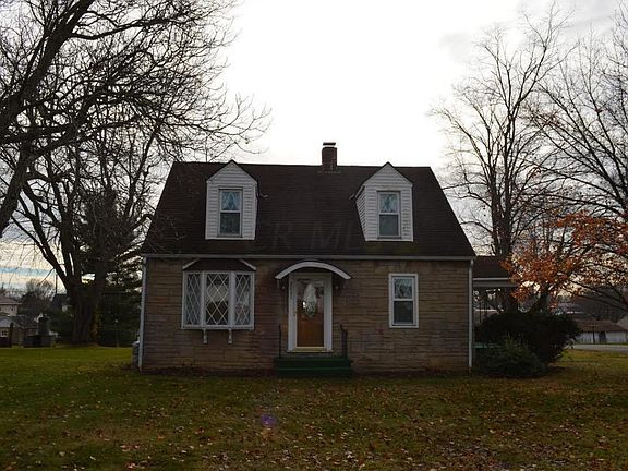 2nd image of 2605 Summit St