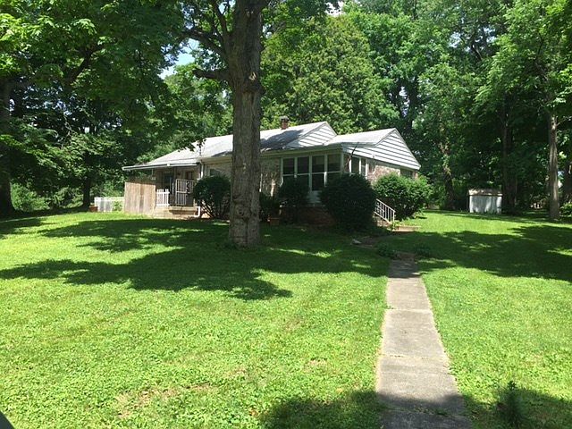 2nd image of 33 Circle Dr #1