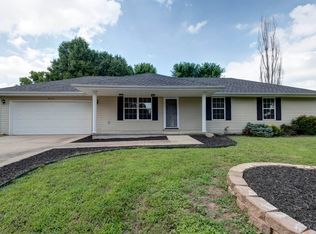 8640 Brookside Cir, Monett, MO 65708