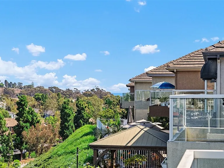 33722 Bridgehampton Dr — Photo 29
