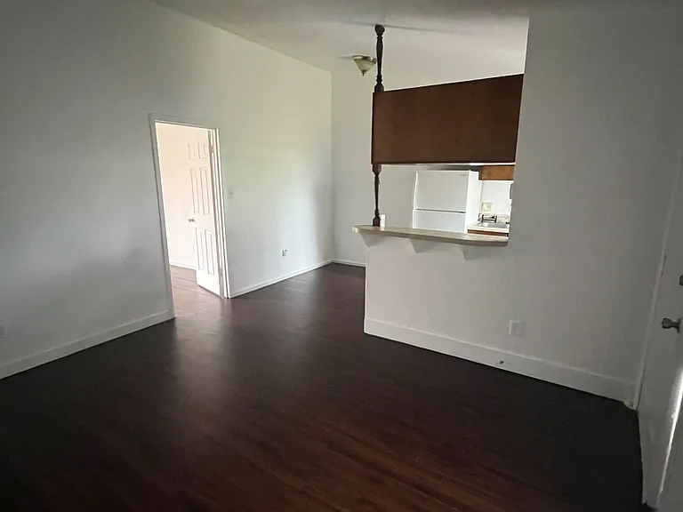 1916 Holloman Dr E — Photo 1