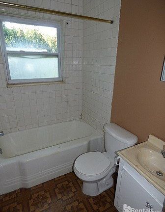 5th image of 597 Huntington Ave