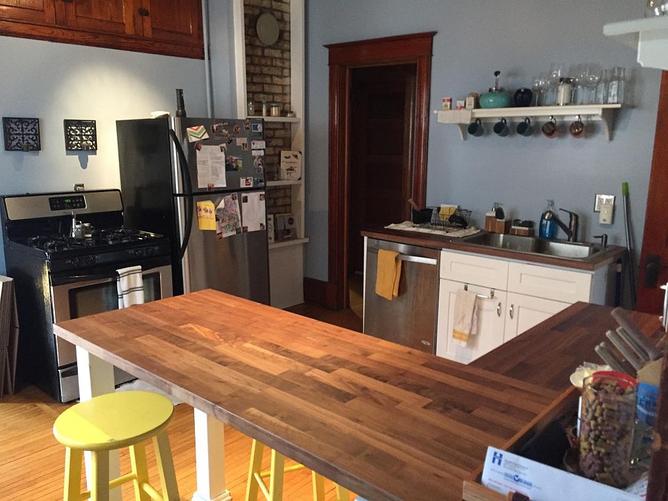 1st image of 815 University Ave NE APT 1